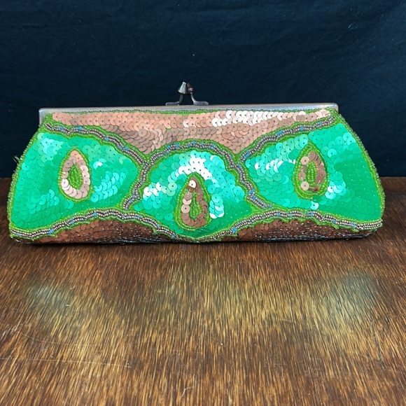 K.C. Malhan Green and Bronze Sequin Clutch - Picture 5 of 10